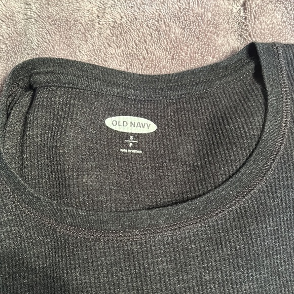 Old Navy Woman’s Henley long sleeve t-shirt. Size Small. - Picture 3 of 5